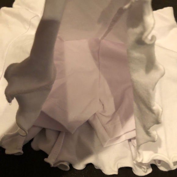 White pleated and ruffled skort NWT size 4 - Picture 2 of 3